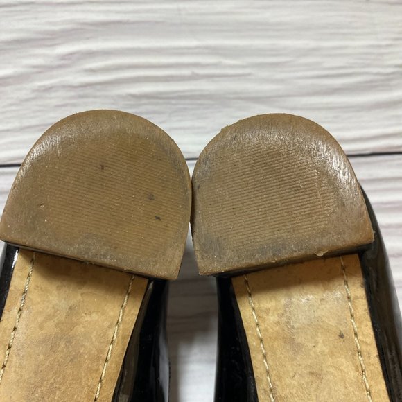 Tory Burch Black Chelsea Patent Leather Pumps Heel - Picture 14 of 16